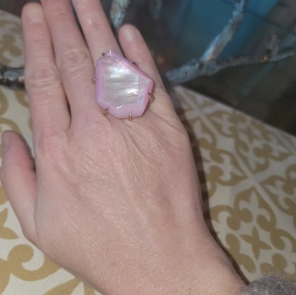 Kendra Scott Megan Pink Mother of Pearl Ring Size 6 - Picture 15 of 15
